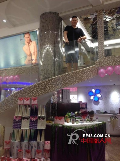 广州金福星“罗娜尔朵“女装生活馆开业又一次引爆市场