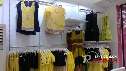 艾诺绮女装广东佛山官窑店盛大开业