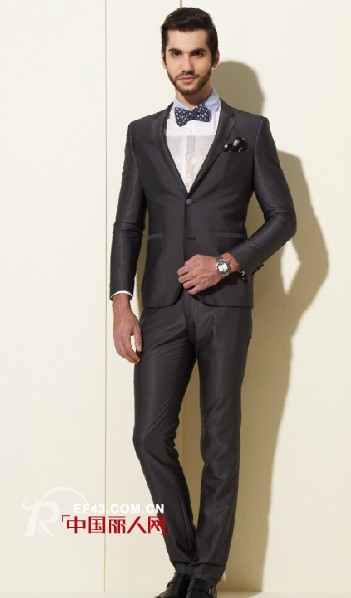 如何挑选适合的西装