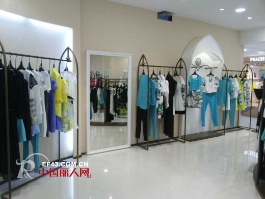 迪斯廷·凯女装河南省鹤壁市二店喜迎开业