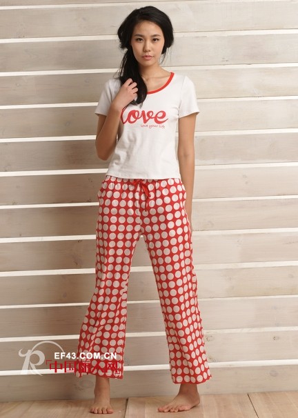 波普圆点家居服新款 让夏威夷风情点燃盛夏热情