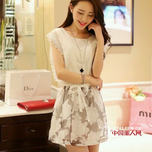 根据肤色选连衣裙 欧根纱绣花蕾丝拼接裙款式