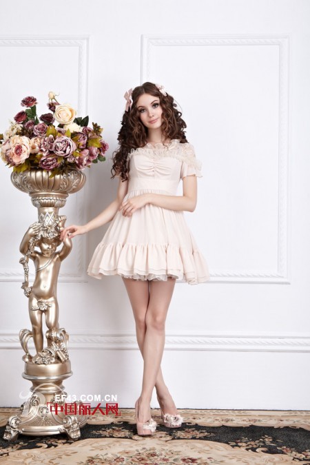 宫廷装品牌 宫廷装扮英式公主造型 宫廷装怎么搭配