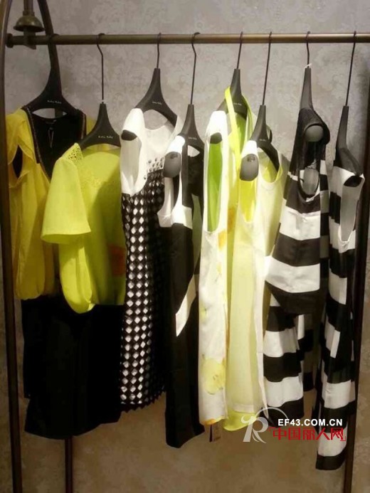 热烈庆祝迪斯廷·凯女装东莞大岭山店开业