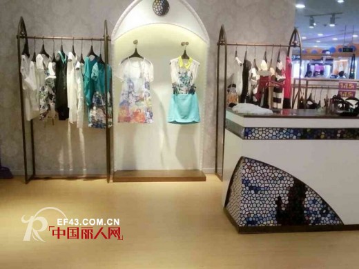 热烈庆祝迪斯廷·凯女装东莞大岭山店开业