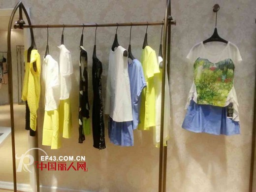 热烈祝贺迪斯廷凯品牌女装东莞清溪店隆重开业