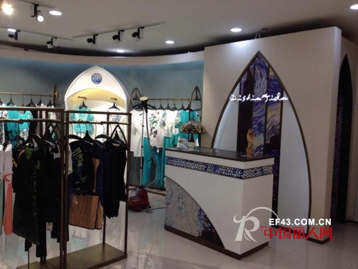 热烈庆祝Distin Kidny迪斯廷·凯女装长沙星沙店开业