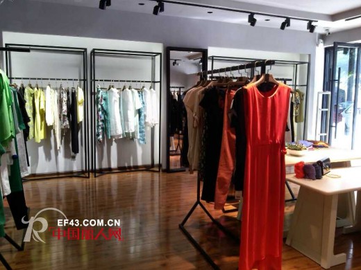 LE SERBIE奕色云南楚雄专卖店4月23日盛大开业