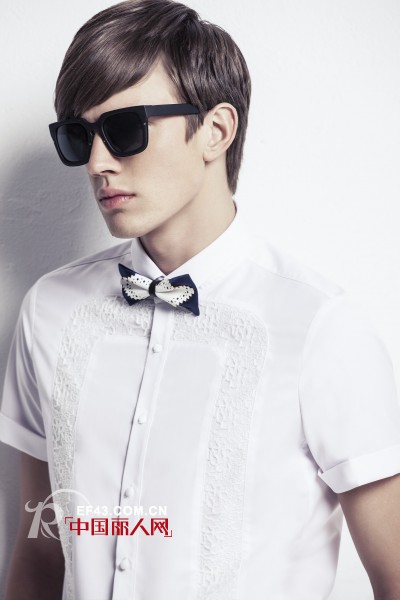 时尚男装小领上衣的绅士魅力