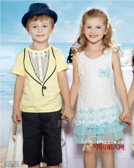 最萌兄妹服装搭配 夏季兄妹两适合穿什么服装
