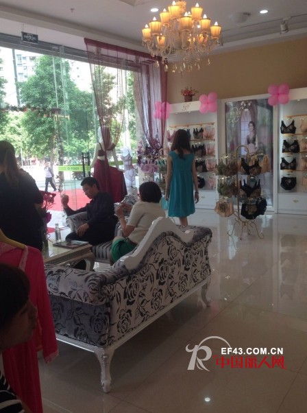 热烈祝贺香兰杜若重庆店于五一盛大开业