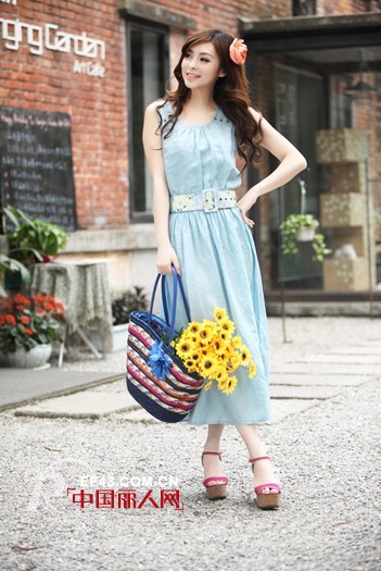 女装批发知道多少?京琪女装批发中心为您解析时尚女装批发