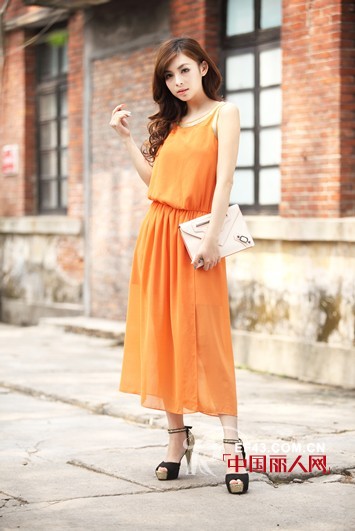 女装批发知道多少?京琪女装批发中心为您解析时尚女装批发