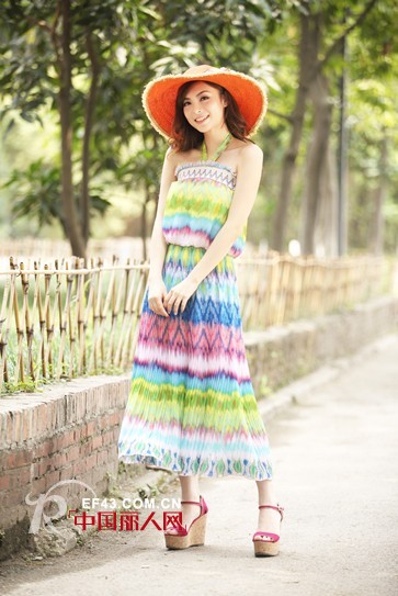 女装批发知道多少?京琪女装批发中心为您解析时尚女装批发