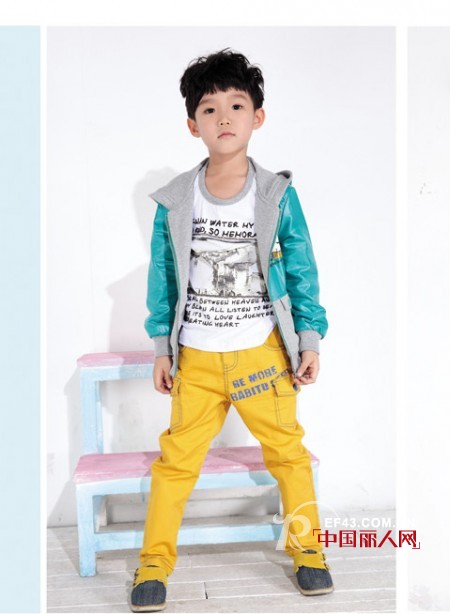 黄色裤子怎么搭配上衣 黄色适合配什么颜色