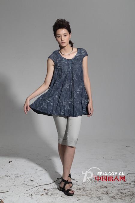 熟女适合穿什么连衣裙 高档复古裙宽松版型