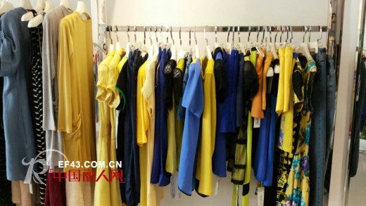 热烈祝贺西子丝典女装江西上饶店盛大开业