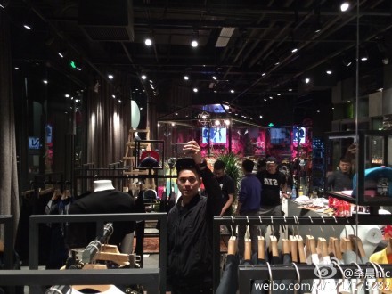 李晨自创品牌NPC全新亮相 潮牌NPC抢占时尚圈