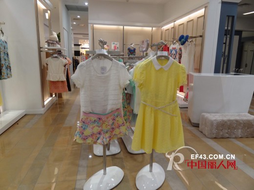 自由鸟时尚服饰成功入驻安徽合肥百盛购物中心