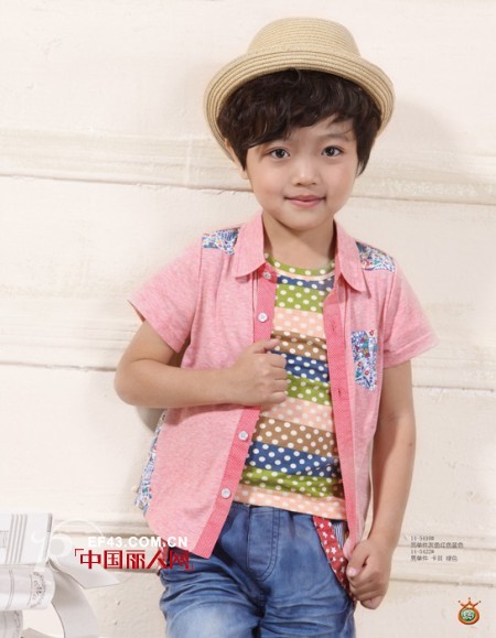 短袖衬衫怎么搭配好看 夏天短袖衬衫什么颜色好搭