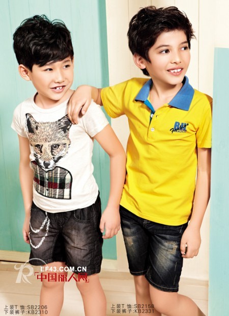 夏季T恤款式搭配 潮流T恤配什么裤子