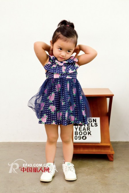 面料拼接连衣裙 儿童适合穿什么面料 什么面料连衣裙好看
