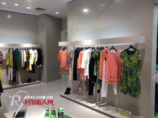 热烈祝贺emely女装5.1号四大新店同时开业 激情五月火力全开