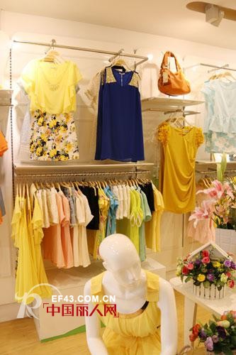 快时尚来袭!祝贺淑女时代品牌女装佛山张槎新店开业