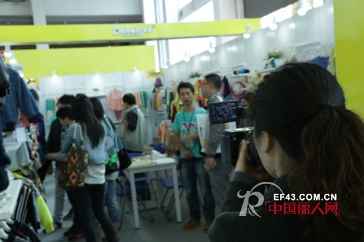 首届广东童装品牌团联展火爆现场