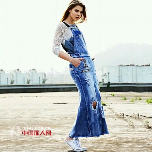 背带牛仔裤青春美搭 复古背带裙童真装扮