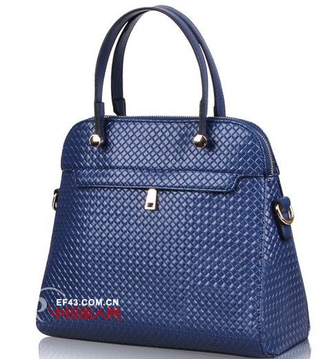 夏季时尚包包搭配 手提包斜挎包哪款好