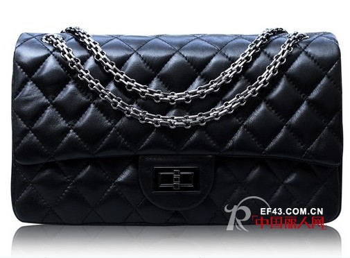 夏季时尚包包搭配 手提包斜挎包哪款好