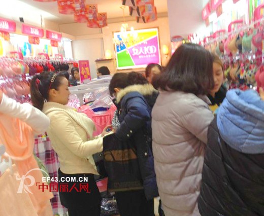 女人100内衣加盟商开业当天业绩破万 创良好开端