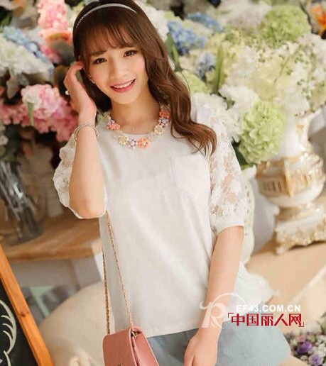 夏季透视装展现小性感 蕾丝透视上衣搭配