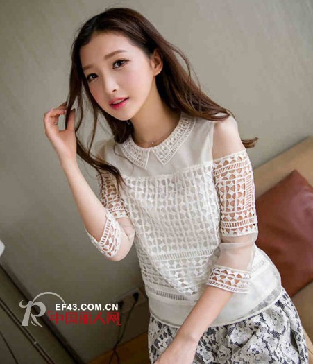 夏季透视装展现小性感 蕾丝透视上衣搭配