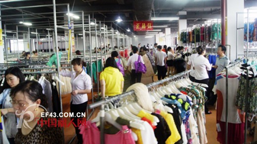 耶丽雅5月9日开仓抢货火爆现场