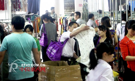 耶丽雅5月9日开仓抢货火爆现场