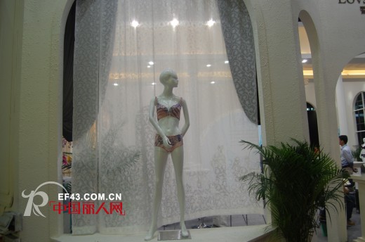 “爱上夏娃”无钢圈文胸闪耀登场2014SIUF