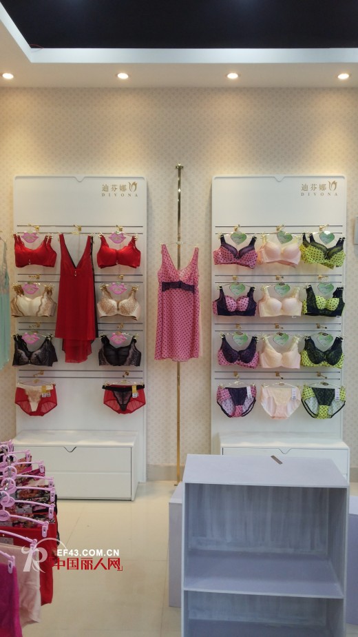 迪芬娜品牌内衣再添新员 东莞南城生活馆试业中