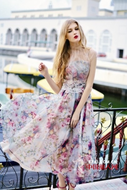 初夏适合穿哪些款式的连衣裙 什么颜色的裙子更好看