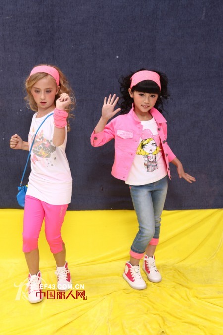 糖果色服装搭配 糖果色怎么搭配比较好看 糖果色服装搭配技巧