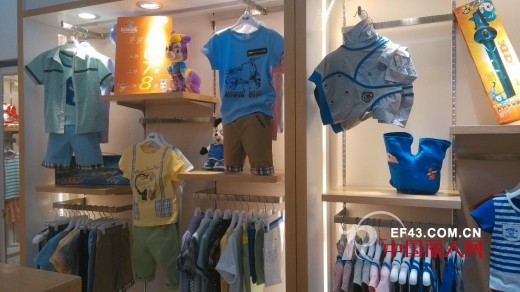 虹猫蓝兔品牌童装新疆阿克苏专卖店开业