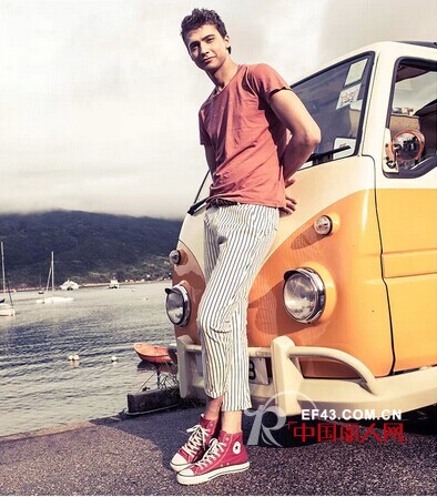夏天男生穿衣颜色应该如何搭配才能穿出感觉