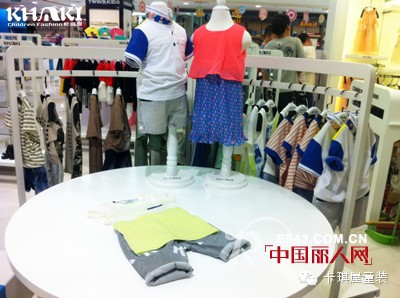 双喜临门:KHAKI卡琪屋两店开业