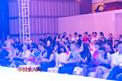 韩国俪思十周年庆典晚会暨2014秋冬“领秀”新品发布会圆满落幕