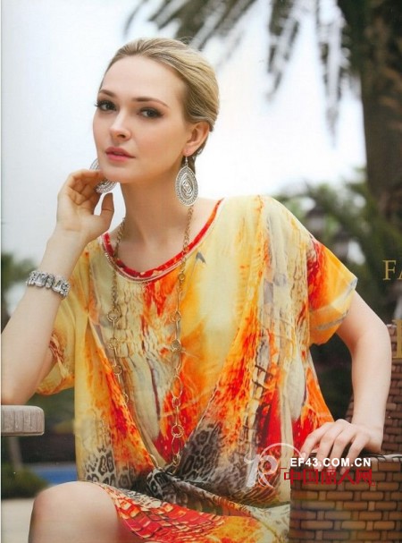 最时尚妈妈装款式 妈妈级别适合穿什么样的服装 妈妈的衣服怎么选