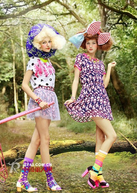 小个子女生如何穿搭吸引眼球 波点裙印花裙尽显俏皮范