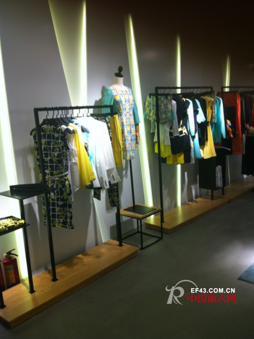 热烈庆祝airu皑如女装成功进驻广州万菱汇广场