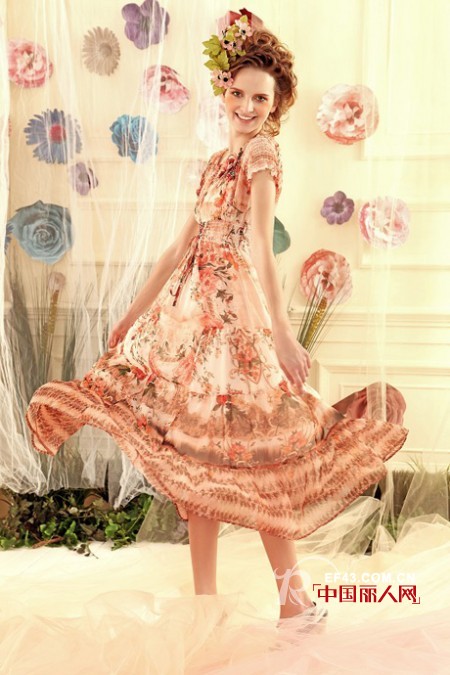 2014年夏季流行什么裙子 长裙连衣裙搭配