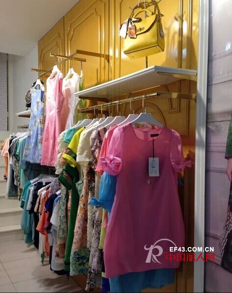 恭祝H-X韩轩女装上海店盛大开业